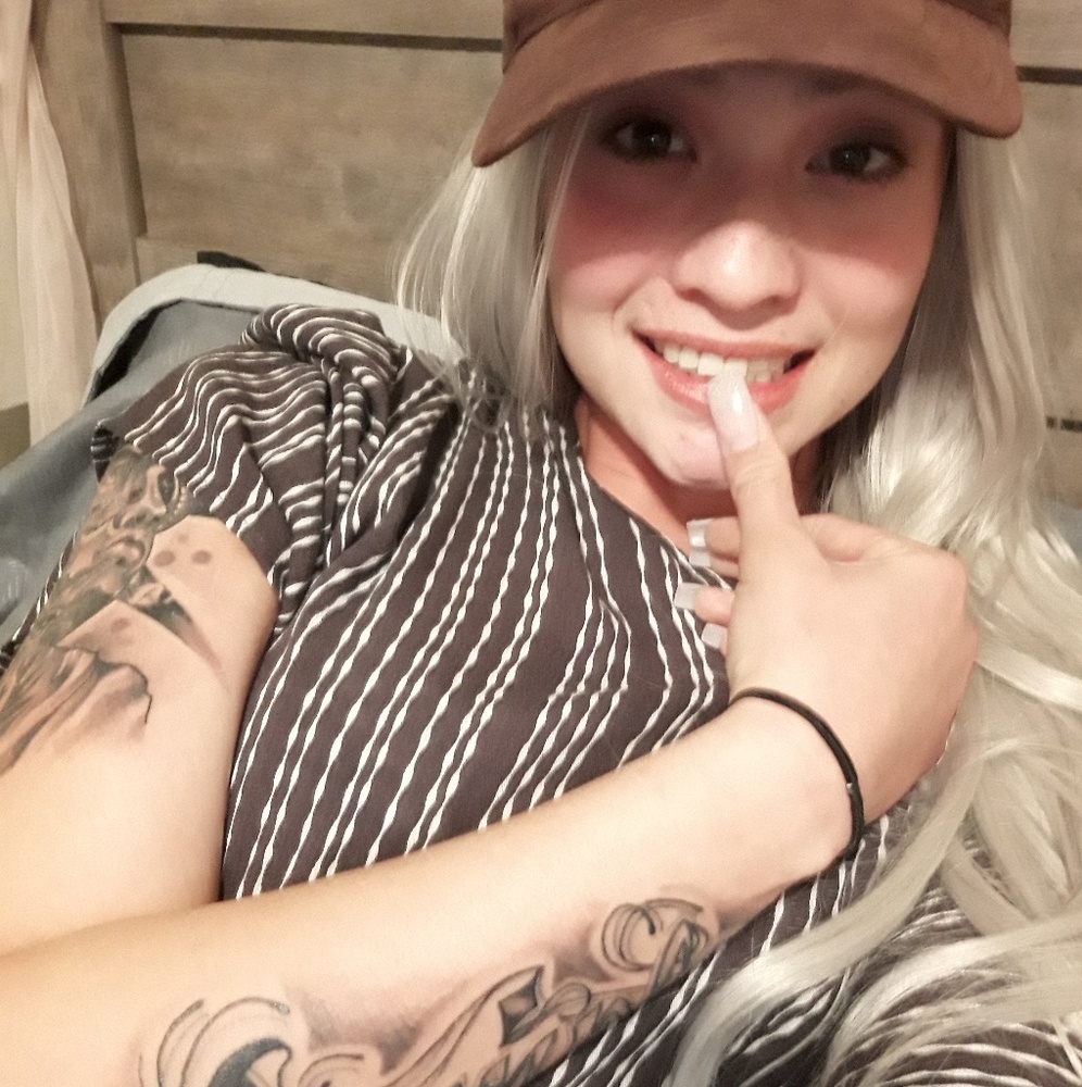 Meet your Posher, Dee